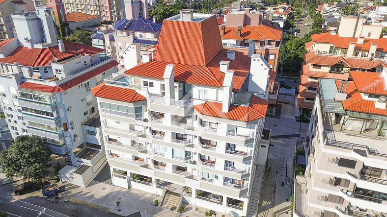 1 dorm. 300m da Praia de Jurere Internacional