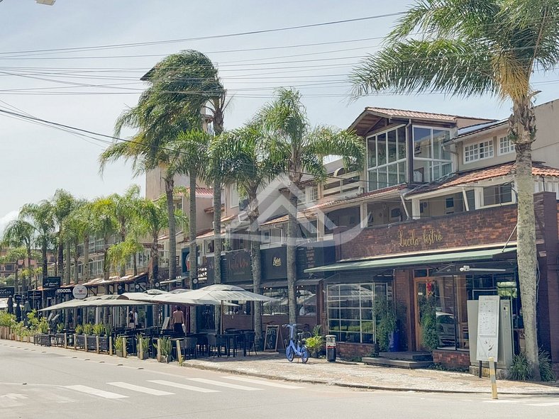 1 Dorm. A Poucos Metros da Praia de Jurere